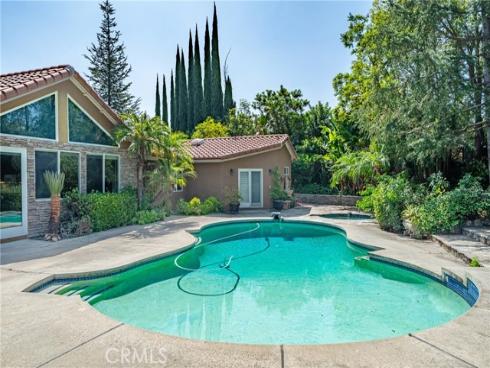 200 W Hermosa Drive, Fullerton, CA