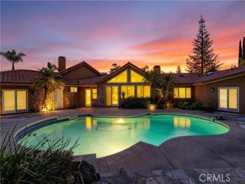 200 W Hermosa Drive, Fullerton, CA