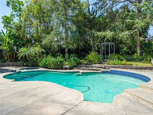 200 W Hermosa Drive, Fullerton, CA