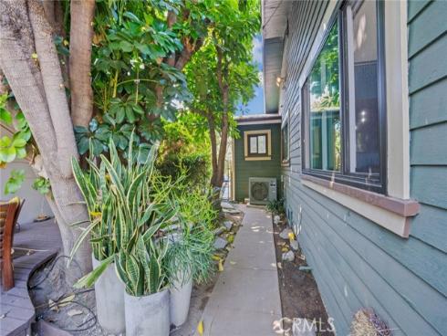 422 W Amerige Avenue, Fullerton, CA