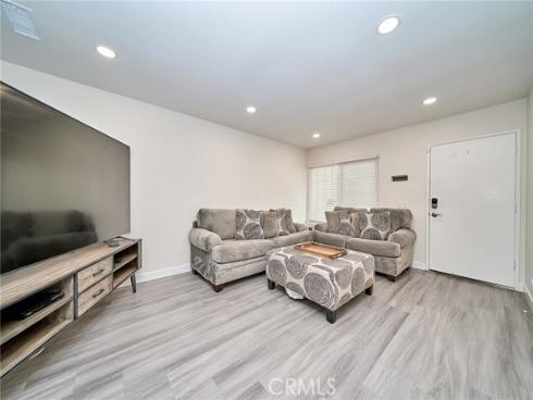 2346  Coventry Cir., #18  , Fullerton, CA