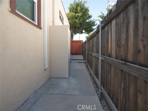 714 E Chapman Avenue, Fullerton, CA