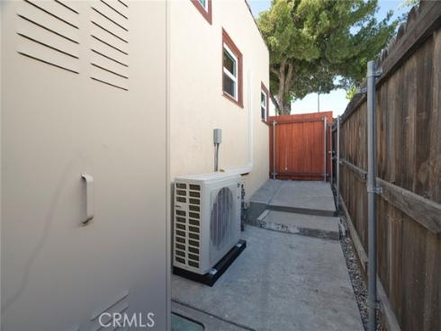 714 E Chapman Avenue, Fullerton, CA