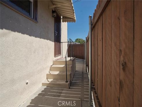 714 E Chapman Avenue, Fullerton, CA