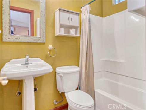 714 E Chapman Avenue, Fullerton, CA