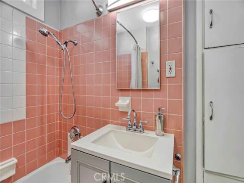 714 E Chapman Avenue, Fullerton, CA