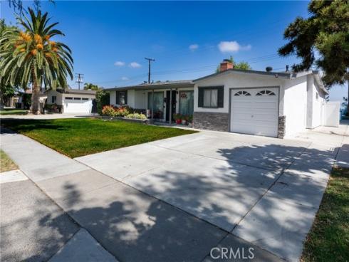 1879  Carol  , Fullerton, CA