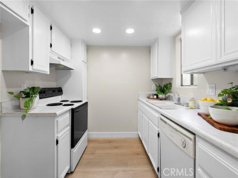 1665 Brea , Fullerton, CA