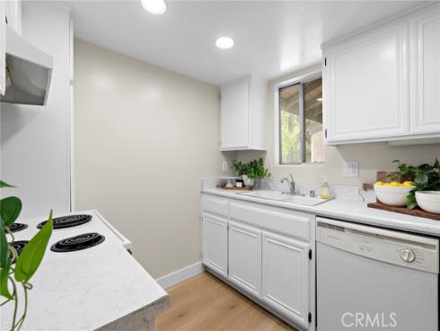 1665 Brea , Fullerton, CA