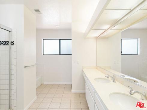 828 Whitewater 17 Drive, Fullerton, CA