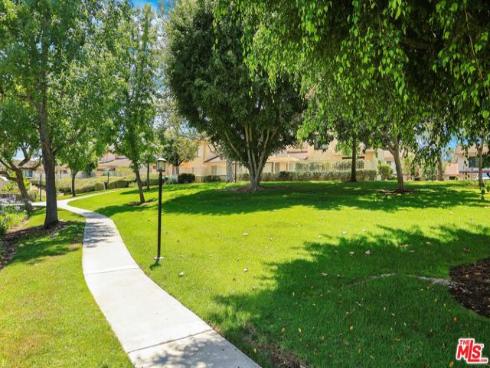 828 Whitewater 17 Drive, Fullerton, CA