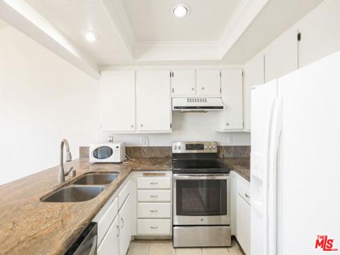 828 Whitewater 17 Drive, Fullerton, CA