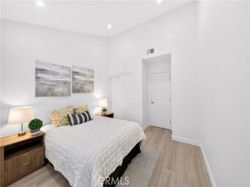 2303 W Millstream  104  Drive, Fullerton, CA