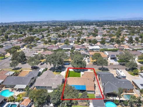 1342 W Southgate , Fullerton, CA