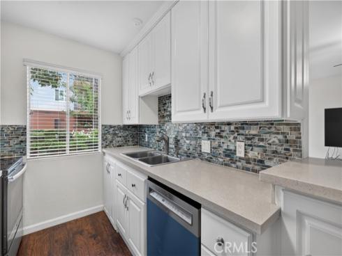400 N Acacia B17 Avenue, Fullerton, CA