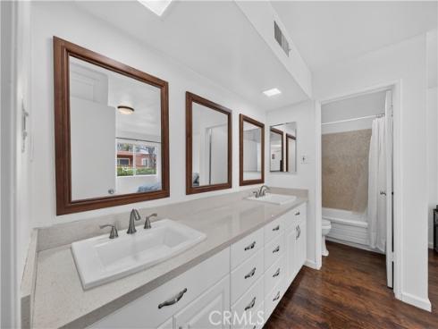 400 N Acacia B17 Avenue, Fullerton, CA