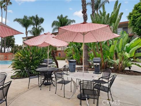 400 N Acacia B17 Avenue, Fullerton, CA