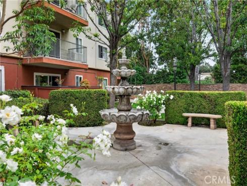 400 N Acacia B17 Avenue, Fullerton, CA