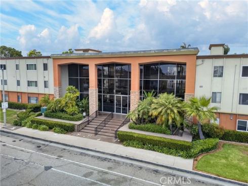 400 N Acacia B17 Avenue, Fullerton, CA
