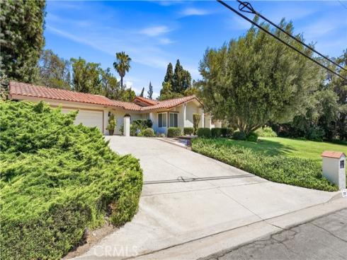 2101 Pioneer Avenue, Fullerton, CA