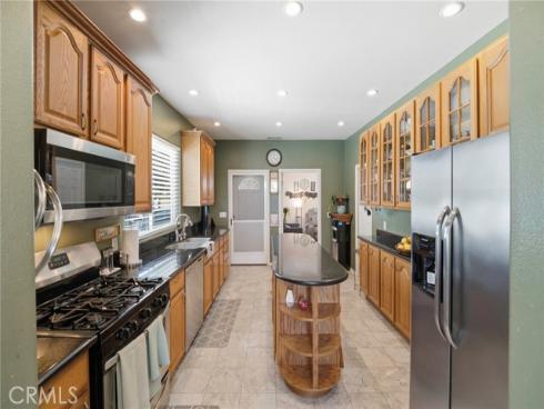 2525 W Olive Avenue, Fullerton, CA