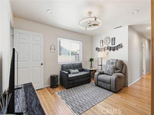 2525 W Olive Avenue, Fullerton, CA