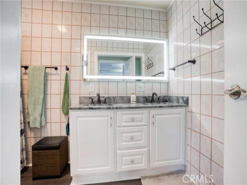 2525 W Olive Avenue, Fullerton, CA