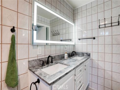 2525 W Olive Avenue, Fullerton, CA