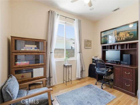 2525 W Olive Avenue, Fullerton, CA