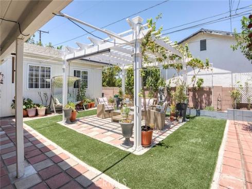 2525 W Olive Avenue, Fullerton, CA