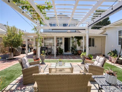 2525 W Olive Avenue, Fullerton, CA