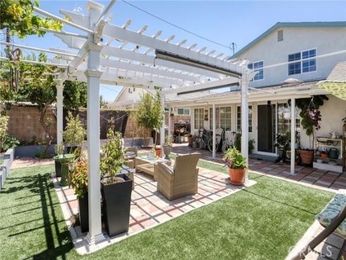 2525 W Olive Avenue, Fullerton, CA