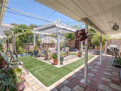 2525 W Olive Avenue, Fullerton, CA