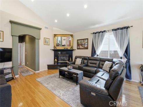 2525 W Olive Avenue, Fullerton, CA
