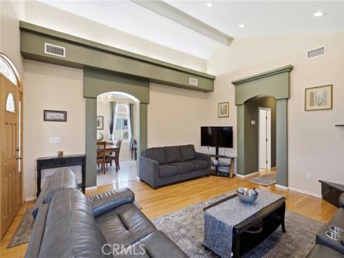 2525 W Olive Avenue, Fullerton, CA