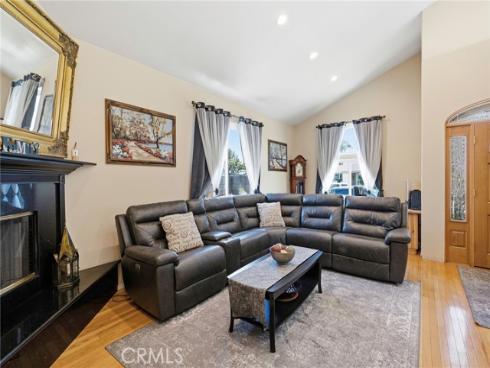 2525 W Olive Avenue, Fullerton, CA