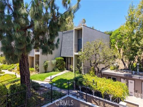 1225 Rosecrans 36A