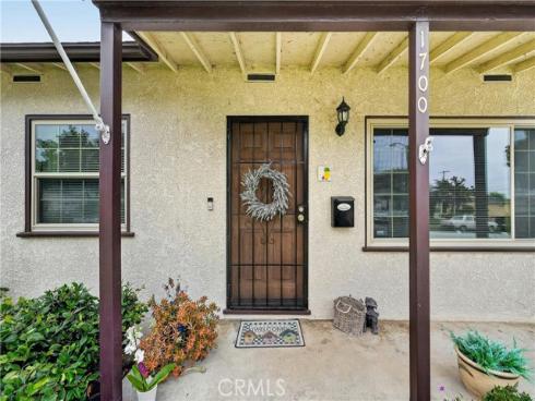 1700 W Ash , Fullerton, CA