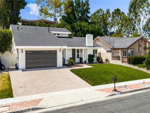 254 Las Riendas , Fullerton, CA