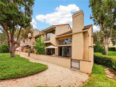 636 Colonial Circle, Fullerton, CA