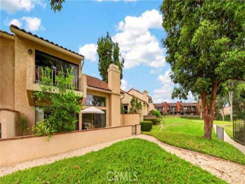 636 Colonial Circle, Fullerton, CA