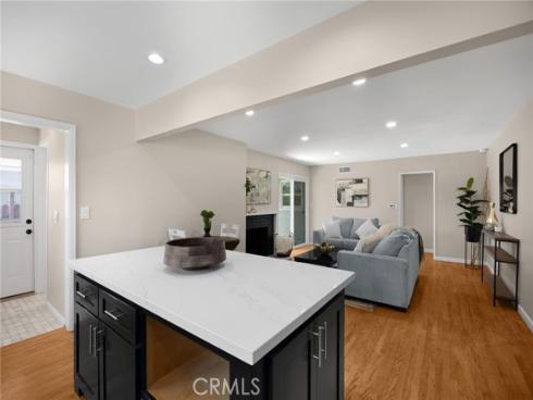 913 N Raymond , Fullerton, CA