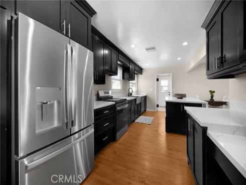 913 N Raymond , Fullerton, CA