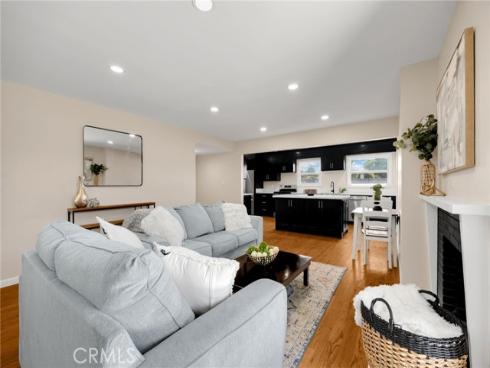 913 N Raymond , Fullerton, CA