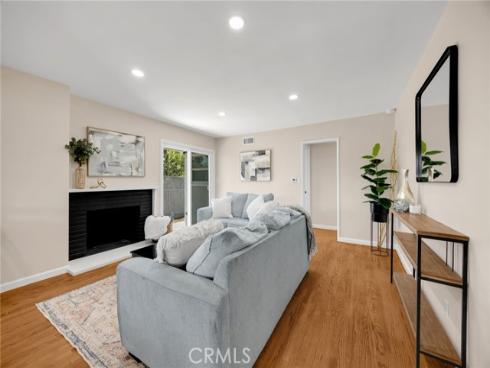913 N Raymond , Fullerton, CA