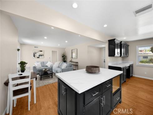 913 N Raymond , Fullerton, CA