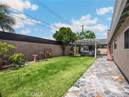 1040 El Mirador Drive, Fullerton, CA