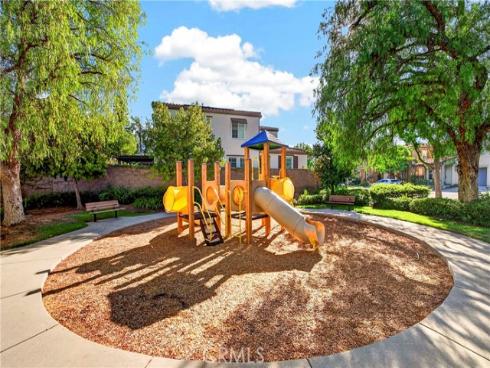 2585 Sunflower , Fullerton, CA