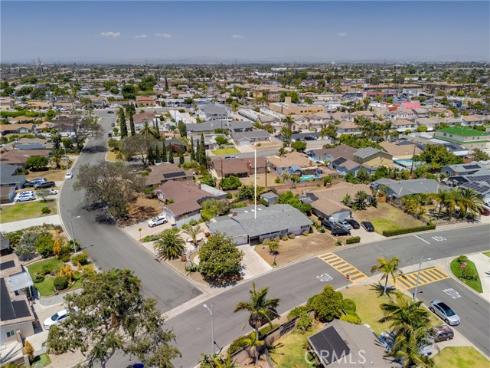 8851  La Grand   Avenue, Garden Grove, CA