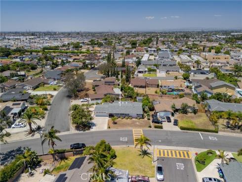 8851  La Grand   Avenue, Garden Grove, CA